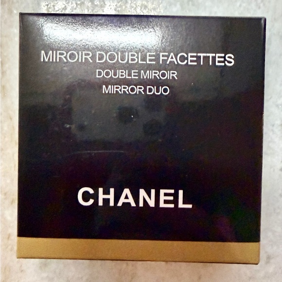 Chanel MIROIR DOUBLE FACETTES Mirror Duo in Pink. Sealed in plastic. New in Box - Picture 2 of 10